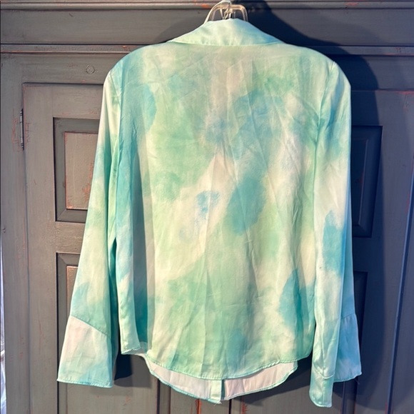 Beautiful ZARA Aqua and White Button-Up Blouse with Bell Sleeves - Picture 7 of 9
